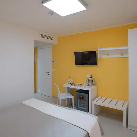 Отель Ah Club Isola Di Pazze Ugento 4*