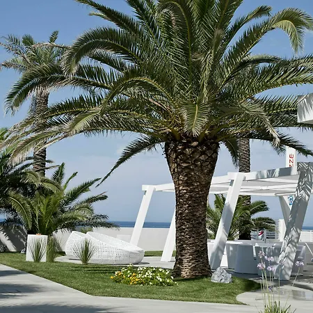 Ah Club Isola Di Pazze Ugento Отель 4*