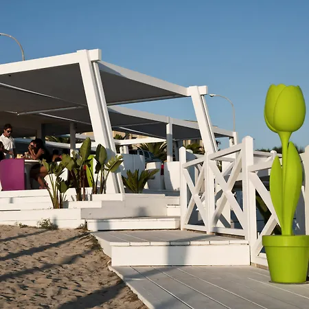 Ah Club Isola Di Pazze Ugento Отель 4*