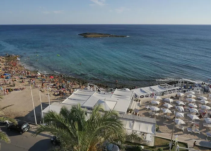 Ah Club Isola Di Pazze Ugento トッレ・サン・ジョヴァンニ・ウジェント