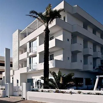 Ah Club Isola Di Pazze Ugento トッレ・サン・ジョヴァンニ・ウジェント